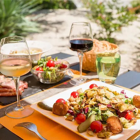 Ogcity, Est 酒店 *